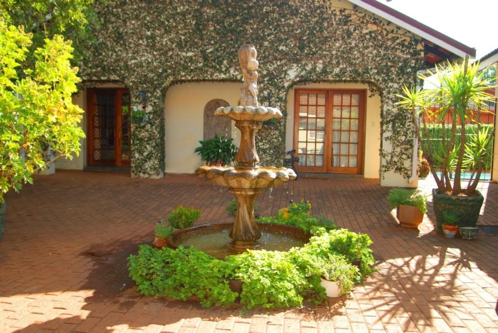 Bezuidenhout Guest House Malalane Exterior foto